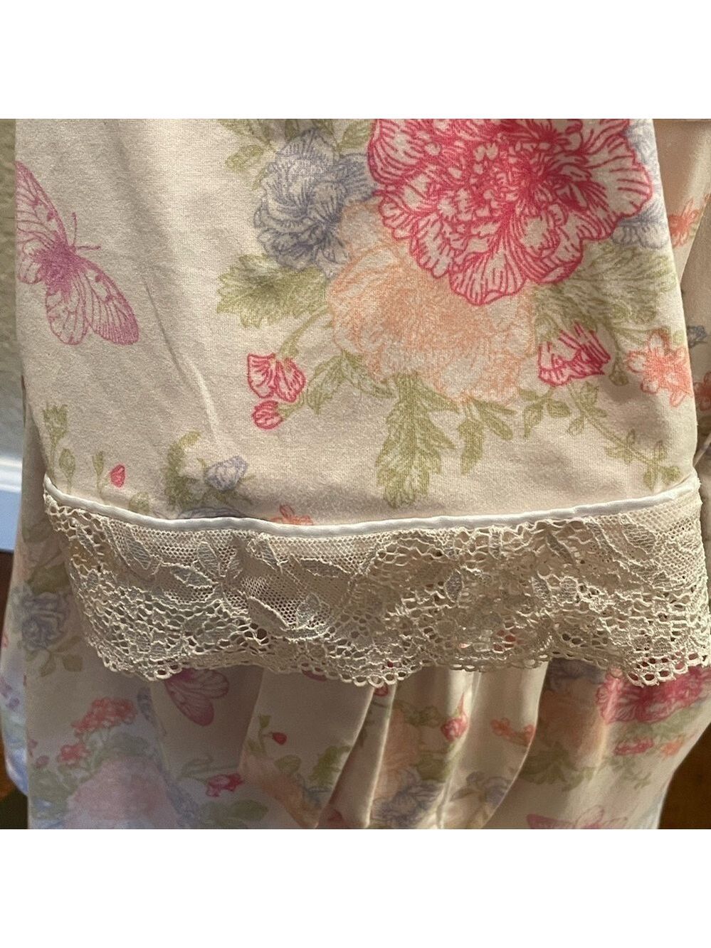 Aerosols Floral Short Robe - Picture 2 of 8